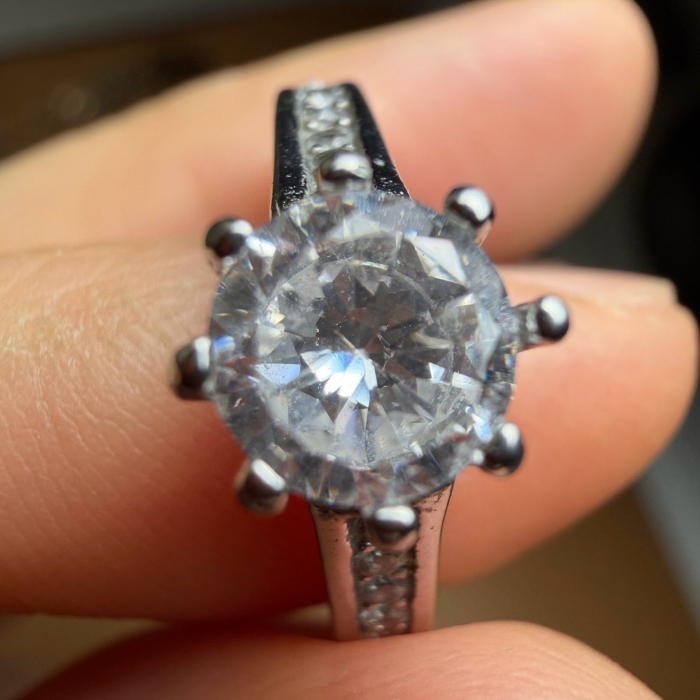 Solitaire Ring - Picture 12 of 15